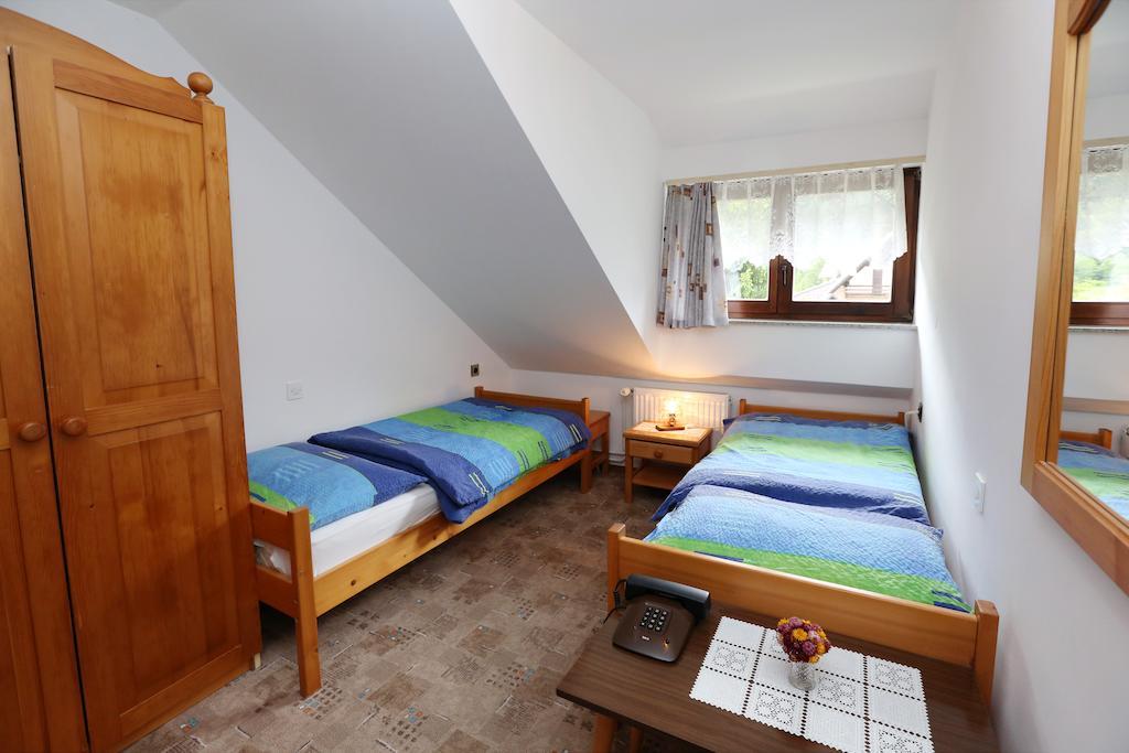 Bed & Breakfast Hisa Resje Bohinj Ruang foto
