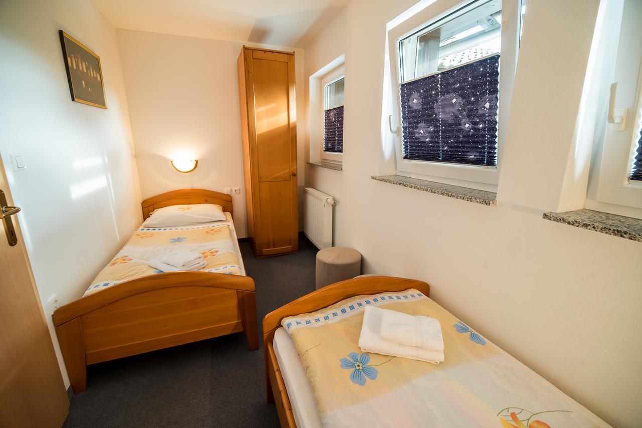 Bed & Breakfast Hisa Resje Bohinj Bagian luar foto